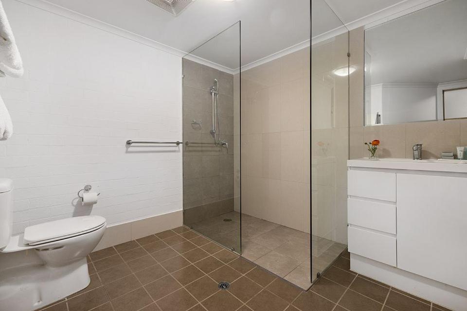 Oxley Court Serviced Apartments Canberra Bagian luar foto