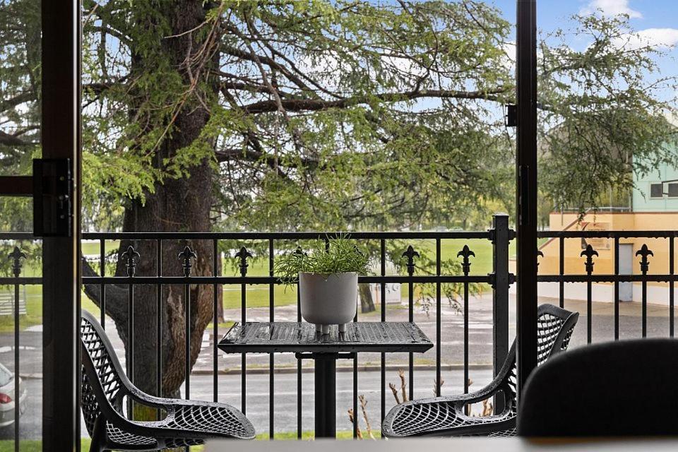 Oxley Court Serviced Apartments Canberra Bagian luar foto