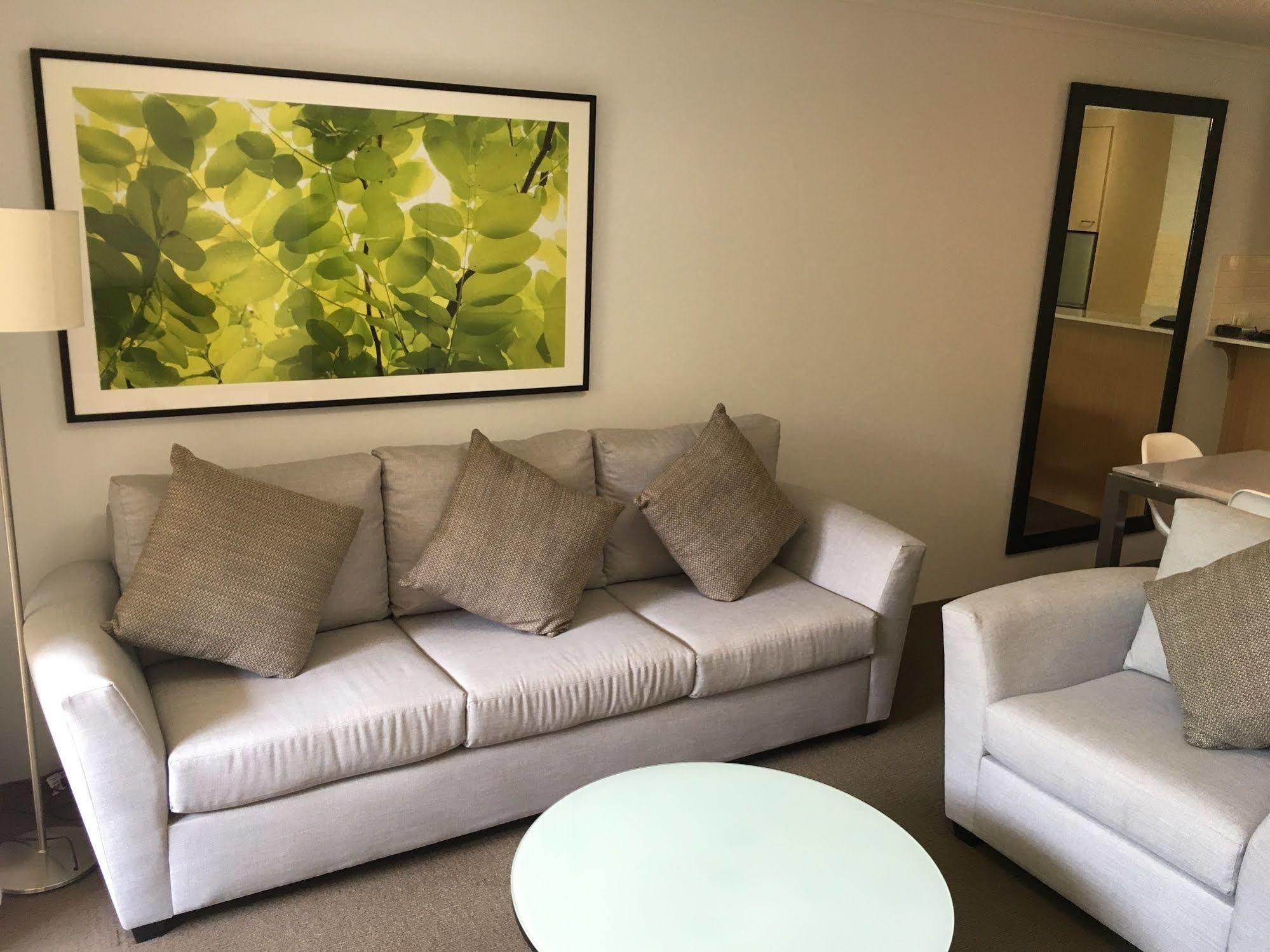 Oxley Court Serviced Apartments Canberra Bagian luar foto