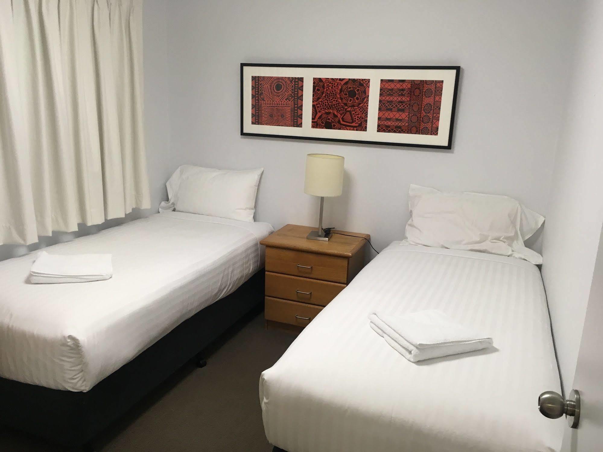Oxley Court Serviced Apartments Canberra Bagian luar foto